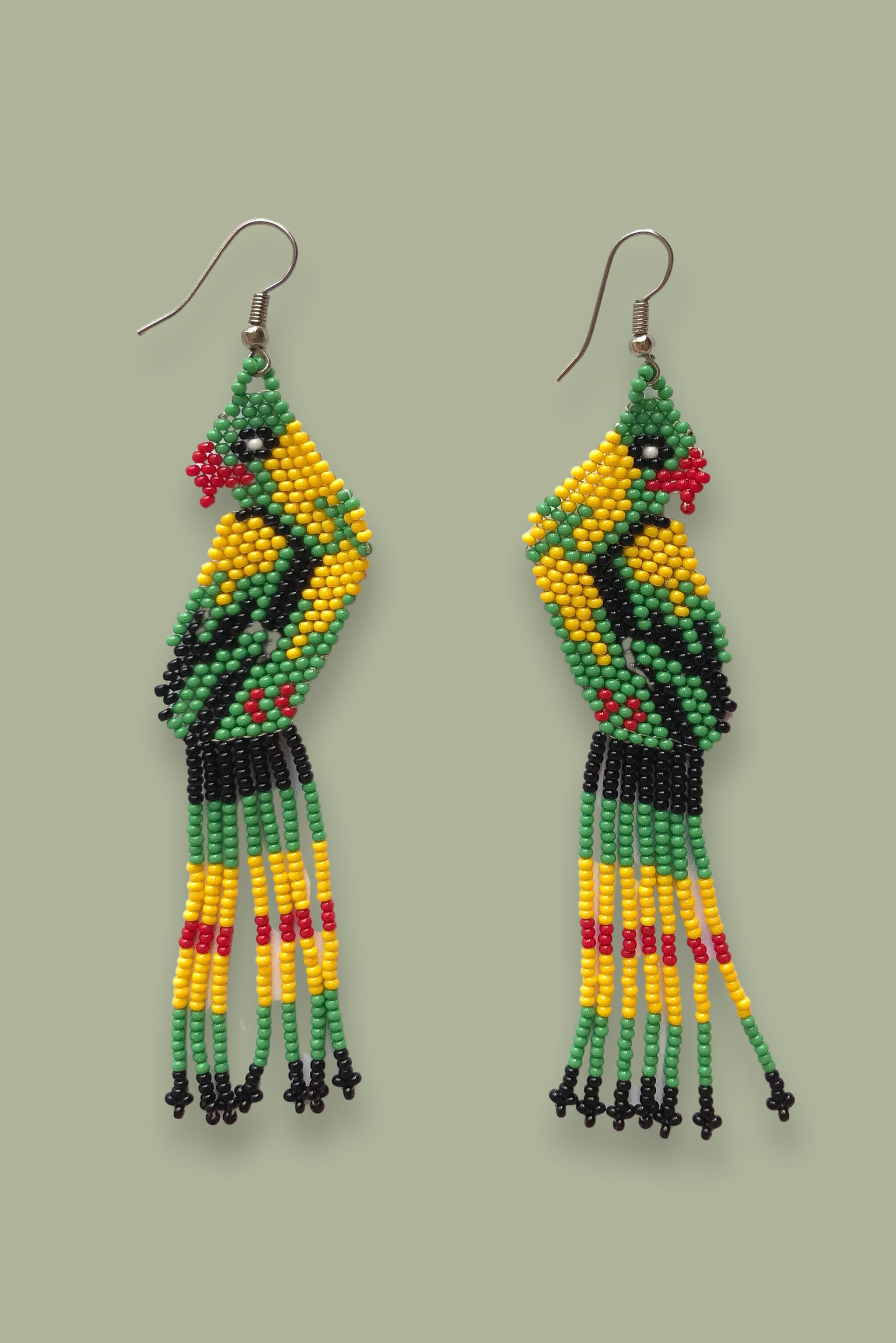 Indigenous Macaw Bead Earrings Waurá – Caipora UK